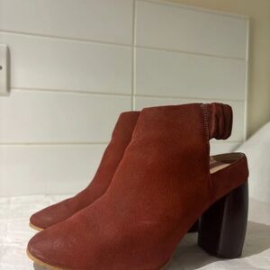 Clarks Rust Suede Slingback Block Heel Mules